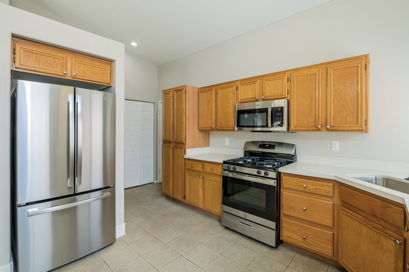 2,130/Mo, 827 Golden Plata Ct Henderson, NV 89015 Kitchen View 2