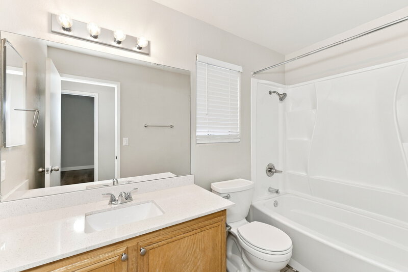 2,150/Mo, 827 Golden Plata Ct Henderson, NV 89015 Bathroom View