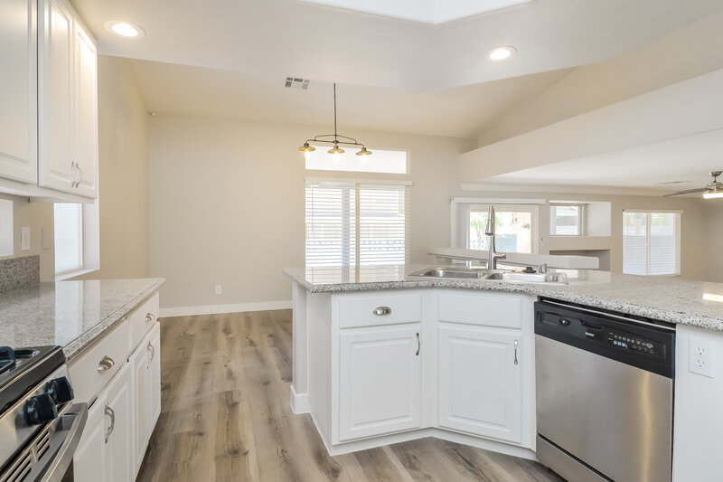 2,290/Mo, 9854 Silver Chaps Ct Las Vegas, NV 89183 Kitchen View