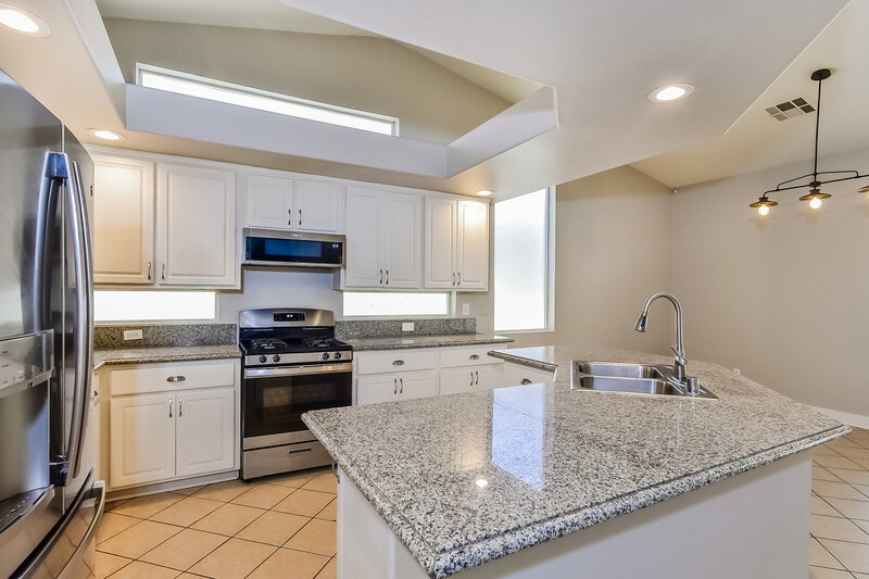 2,320/Mo, 9854 Silver Chaps Ct Las Vegas, NV 89183 Kitchen View