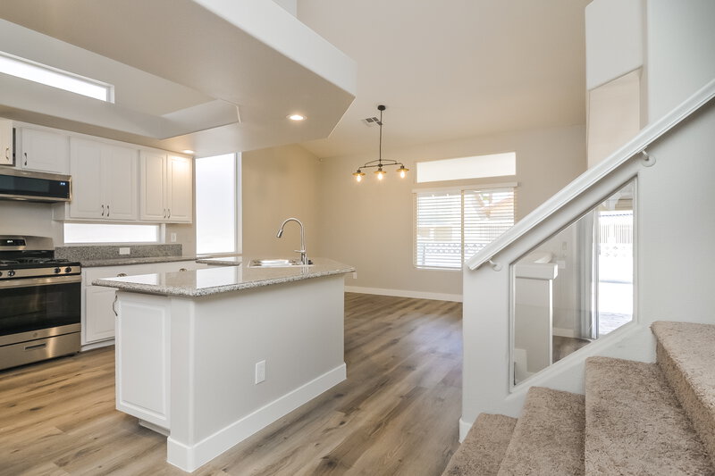 2,290/Mo, 9854 Silver Chaps Ct Las Vegas, NV 89183 Kitchen View 2