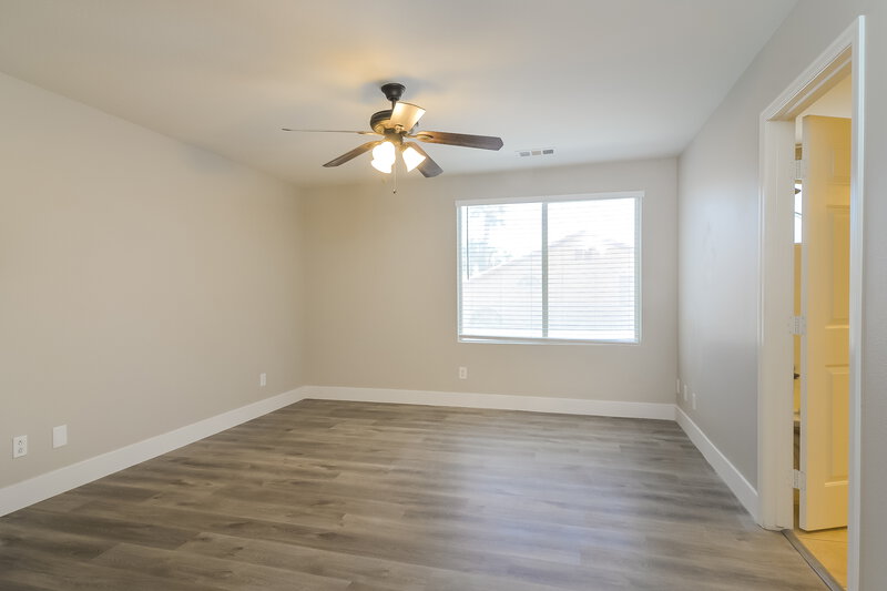 2,290/Mo, 9854 Silver Chaps Ct Las Vegas, NV 89183 Main Bedroom View