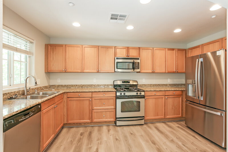 1,960/Mo, 8929 Emma Clare Ct Las Vegas, NV 89149 Kitchen View 2