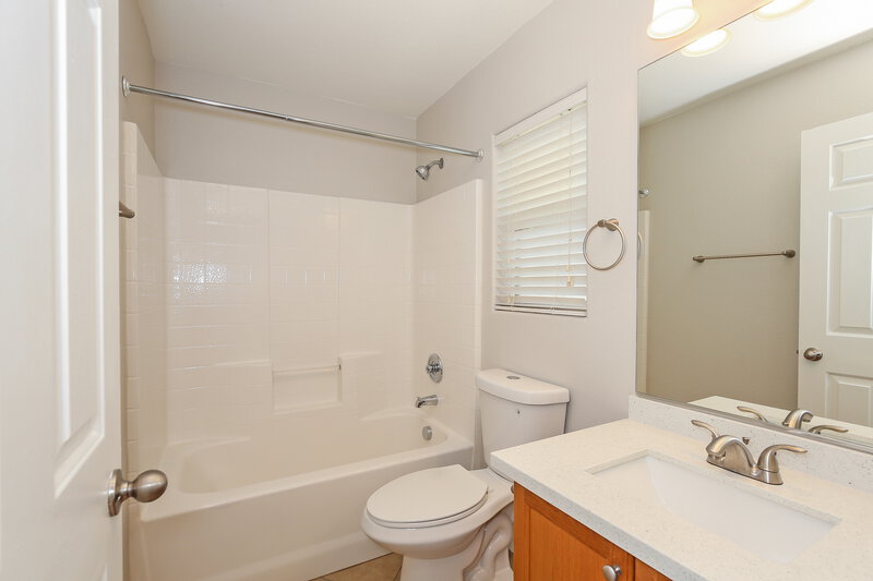 1,960/Mo, 8929 Emma Clare Ct Las Vegas, NV 89149 Bathroom View 3