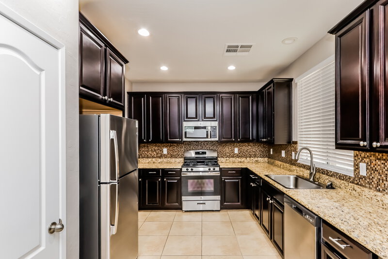 2,090/Mo, 7585 Perla del Mar Ave Las Vegas, NV 89179 Kitchen View