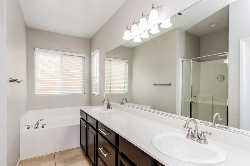 2,090/Mo, 7585 Perla del Mar Ave Las Vegas, NV 89179 Main Bathroom View