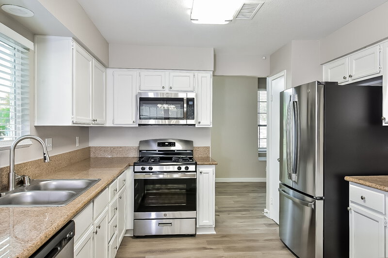 1,960/Mo, 4873 Maryvale Dr Las Vegas, NV 89130 Kitchen View 2