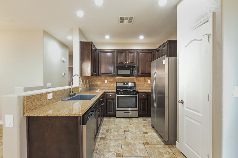 2,220/Mo, 1217 Grove Park St Henderson, NV 89002 Kitchen View