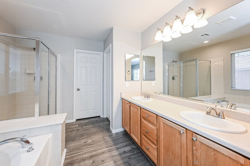 2,350/Mo, 8699 Brilliant Star Dr Las Vegas, NV 89178 Main Bathroom View 2