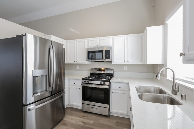 2,015/Mo, 8253 Ten Gallon Ct Las Vegas, NV 89129 Kitchen View