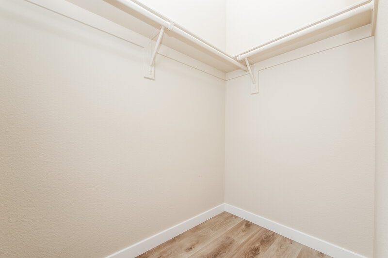 2,360/Mo, 4929 Whispering Spring Ave Las Vegas, NV 89131 Laundry Room View