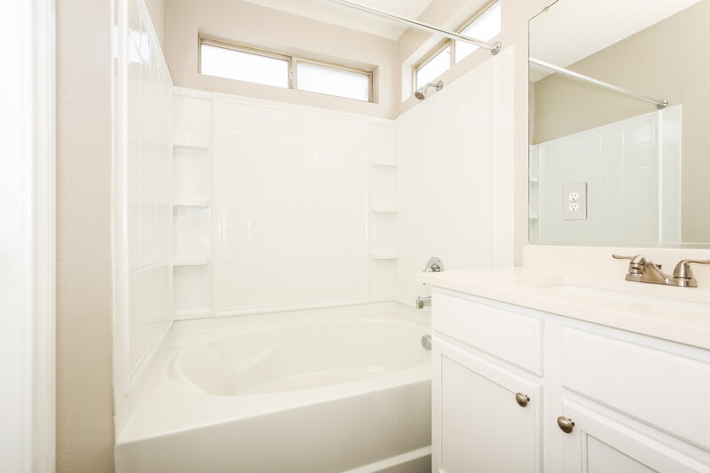 1,725/Mo, 2519 Lord Orville Ct North Las Vegas, NV 89031 Bathroom View