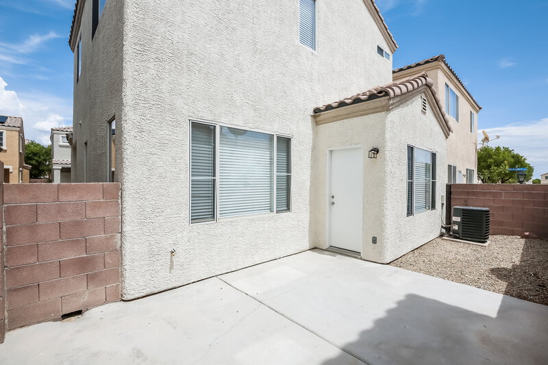 1,725/Mo, 2519 Lord Orville Ct North Las Vegas, NV 89031 Rear View