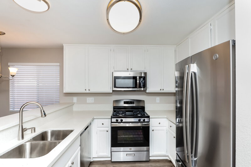 1,895/Mo, 7668 Kalmalii Ave Las Vegas, NV 89147 Kitchen View