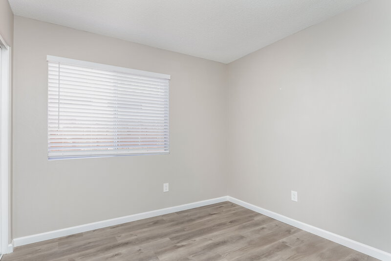 1,895/Mo, 7668 Kalmalii Ave Las Vegas, NV 89147 Bedroom View 2