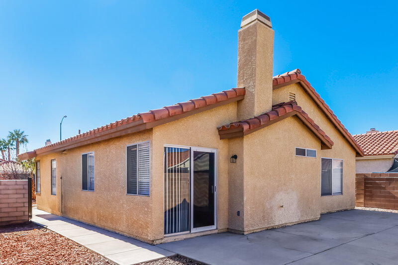 1,895/Mo, 7668 Kalmalii Ave Las Vegas, NV 89147 Rear View