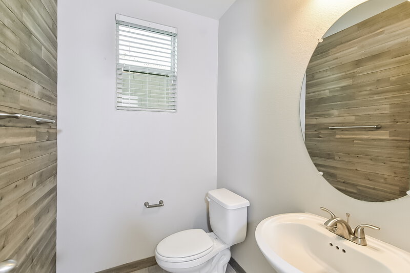 2,330/Mo, 7506 Whitman Colonial St Las Vegas, NV 89166 Bathroom View 2