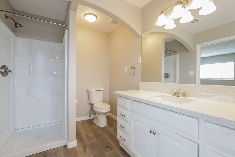 2,285/Mo, 8116 Eginton Ave Las Vegas, NV 89145 Main Bathroom View