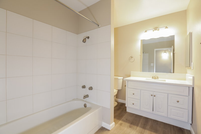 2,285/Mo, 8116 Eginton Ave Las Vegas, NV 89145 Bathroom View