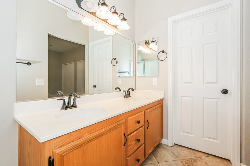 2,030/Mo, 8508 Last Point Ave Las Vegas, NV 89129 Main Bathroom View