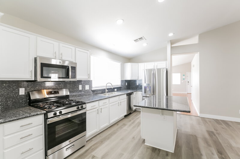 1,940/Mo, 4220 Quilting Bear St Las Vegas, NV 89147 Kitchen View 2