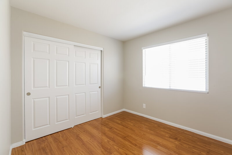 1,940/Mo, 4220 Quilting Bear St Las Vegas, NV 89147 Bedroom View