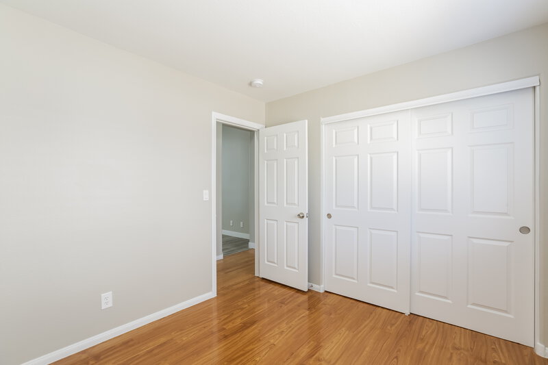 1,940/Mo, 4220 Quilting Bear St Las Vegas, NV 89147 Bedroom View 4