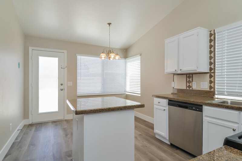 1,895/Mo, 2170 Raspberry Hill Rd Las Vegas, NV 89142 Kitchen View