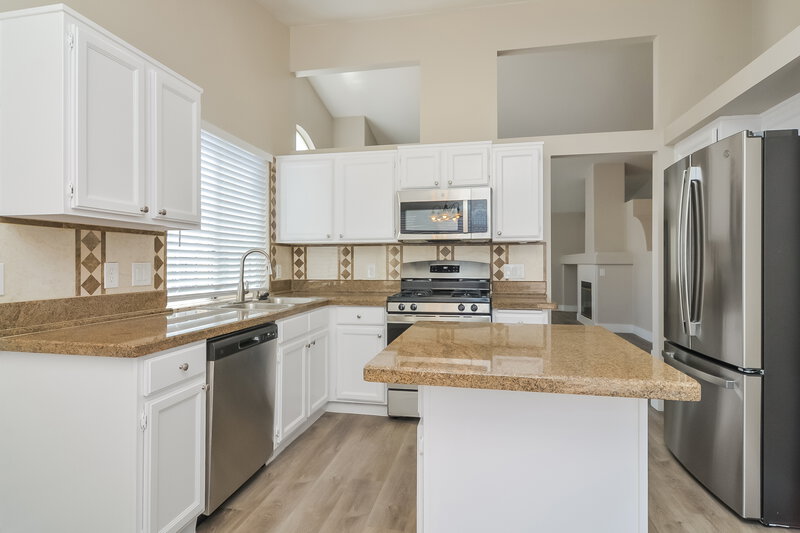 1,895/Mo, 2170 Raspberry Hill Rd Las Vegas, NV 89142 Kitchen View 2