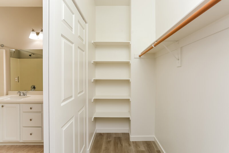 2,075/Mo, 8837 Medicine Wheel Ave Las Vegas, NV 89143 Walk In Closet View