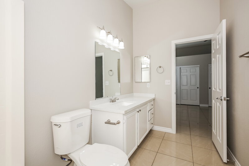 1,845/Mo, 513 Count Ave North Las Vegas, NV 89030 Main Bathroom View