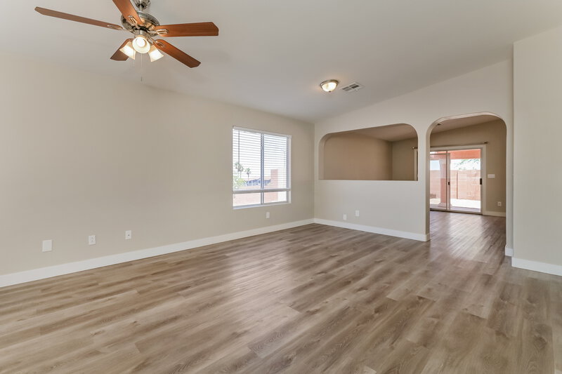 2,210/Mo, 456 Palegold St Henderson, NV 89012 Living Room View 2