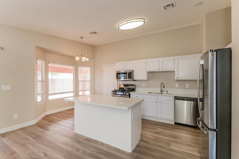 2,210/Mo, 456 Palegold St Henderson, NV 89012 Kitchen View 2