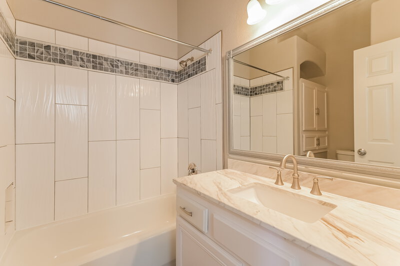 2,210/Mo, 456 Palegold St Henderson, NV 89012 Bathroom View
