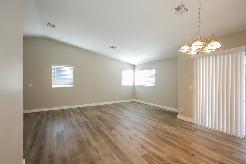 1,980/Mo, 5435 Coleman St North Las Vegas, NV 89031 Dining Room View