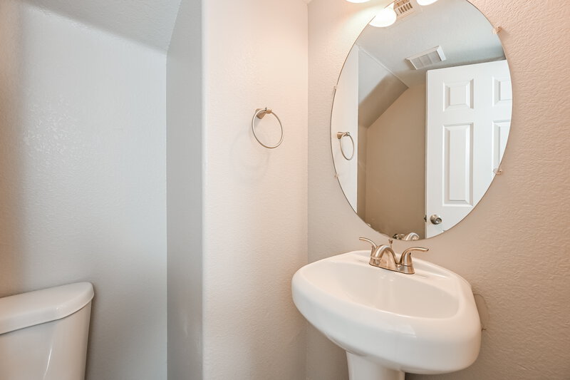 1,875/Mo, 7530 Desert Lupine St Las Vegas, NV 89139 Bathroom View 2