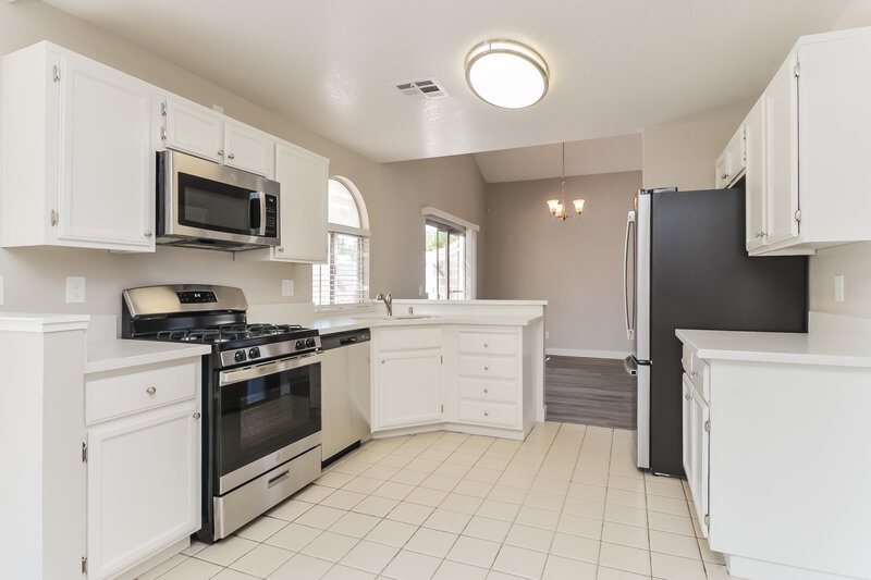3,130/Mo, 763 Butternut Ct Henderson, NV 89014 Kitchen View