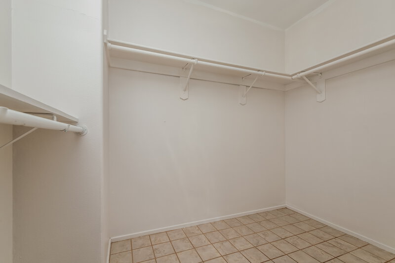 2,300/Mo, 7537 Flat Rock St Las Vegas, NV 89131 Walk In Closet View