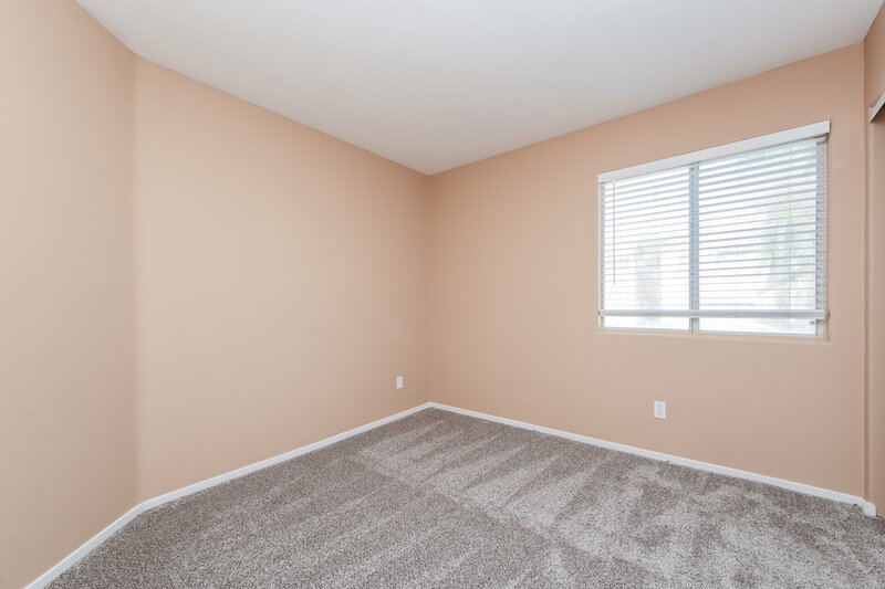 2,300/Mo, 7537 Flat Rock St Las Vegas, NV 89131 Bedroom View