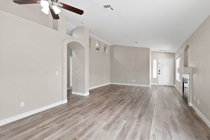 2,215/Mo, 7017 Desert Clover Ct Las Vegas, NV 89129 Living Room View