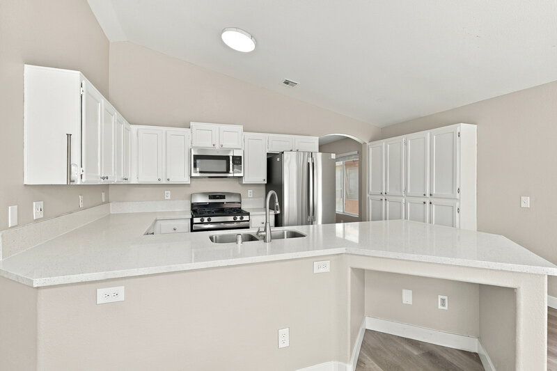 2,215/Mo, 7017 Desert Clover Ct Las Vegas, NV 89129 Kitchen View