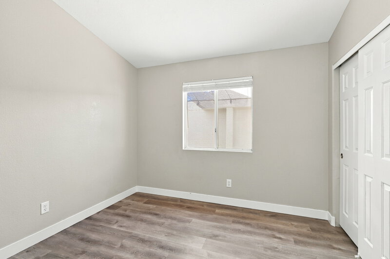 2,215/Mo, 7017 Desert Clover Ct Las Vegas, NV 89129 Bedroom View