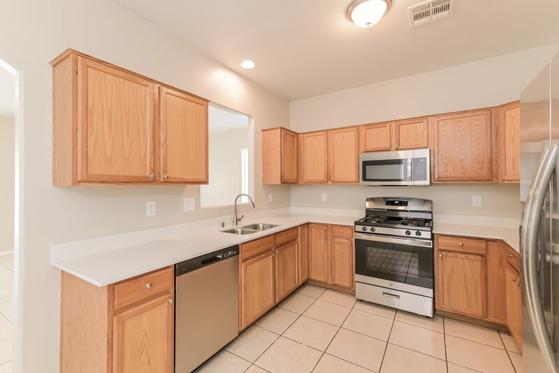2,040/Mo, 6416 Pronghorn Ridge Ave Las Vegas, NV 89122 Kitchen View
