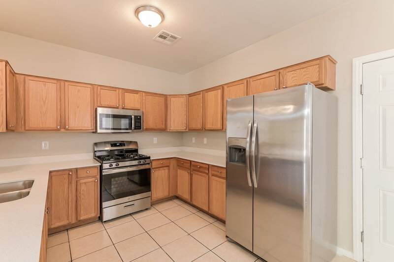 2,040/Mo, 6416 Pronghorn Ridge Ave Las Vegas, NV 89122 Kitchen View 2