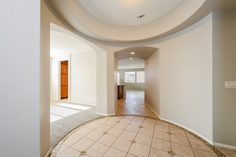 2,190/Mo, 9413 Andesite Hollow Ct Las Vegas, NV 89178 Foyer View