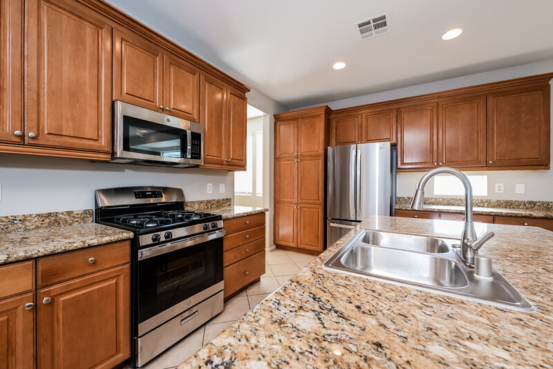 2,190/Mo, 9413 Andesite Hollow Ct Las Vegas, NV 89178 Kitchen View