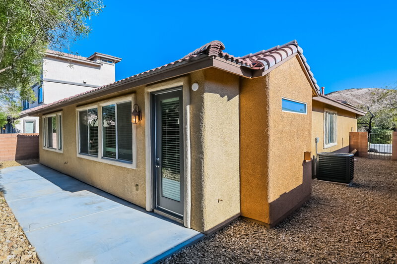 2,190/Mo, 9413 Andesite Hollow Ct Las Vegas, NV 89178 Rear View