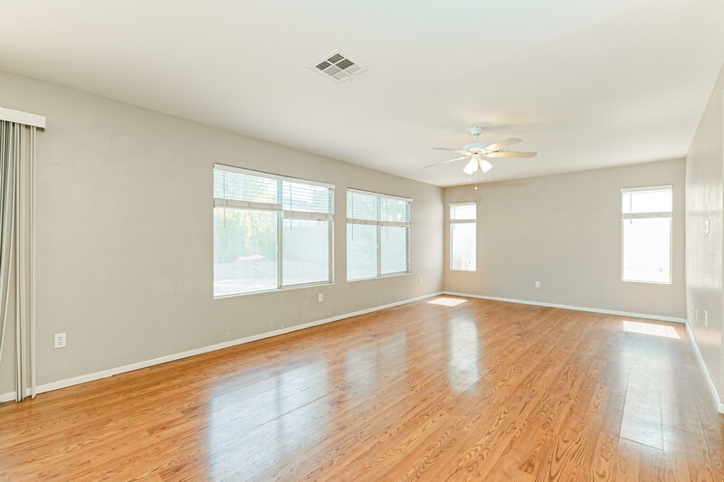 2,350/Mo, 1096 Pincay Dr Henderson, NV 89015 Living Room View