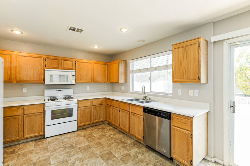 2,350/Mo, 1096 Pincay Dr Henderson, NV 89015 Kitchen View 2