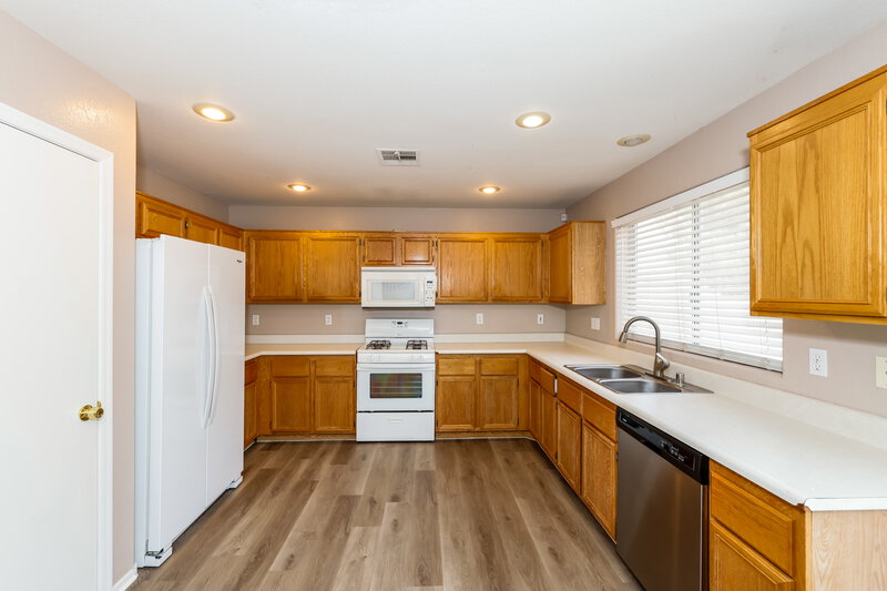 0/Mo, 1096 Pincay Dr Henderson, NV 89015 Kitchen View